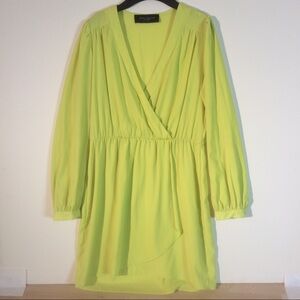 AKIRA Chicago Black Label Yellow Lime Green V Neck Long Sleeves Mid Length